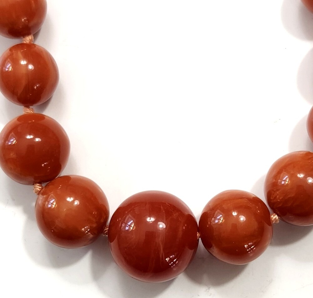 Vtg Swirled Banded Faux Carnelian Acrylic Bead Necklace Hand Knotted Beauty Boho